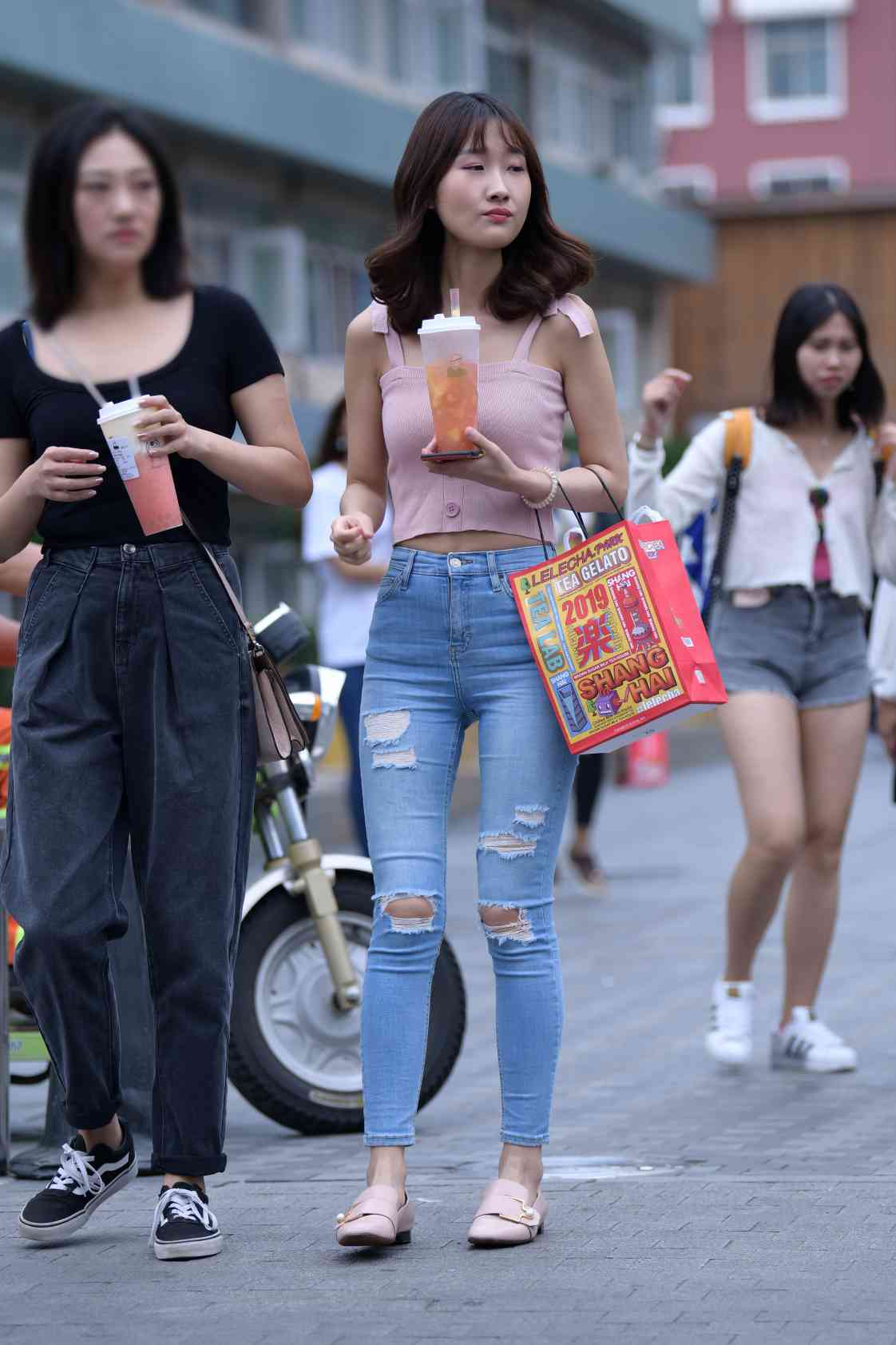 图片[2]-【免费】紧身牛仔裤女生【18P】04014-思小愿