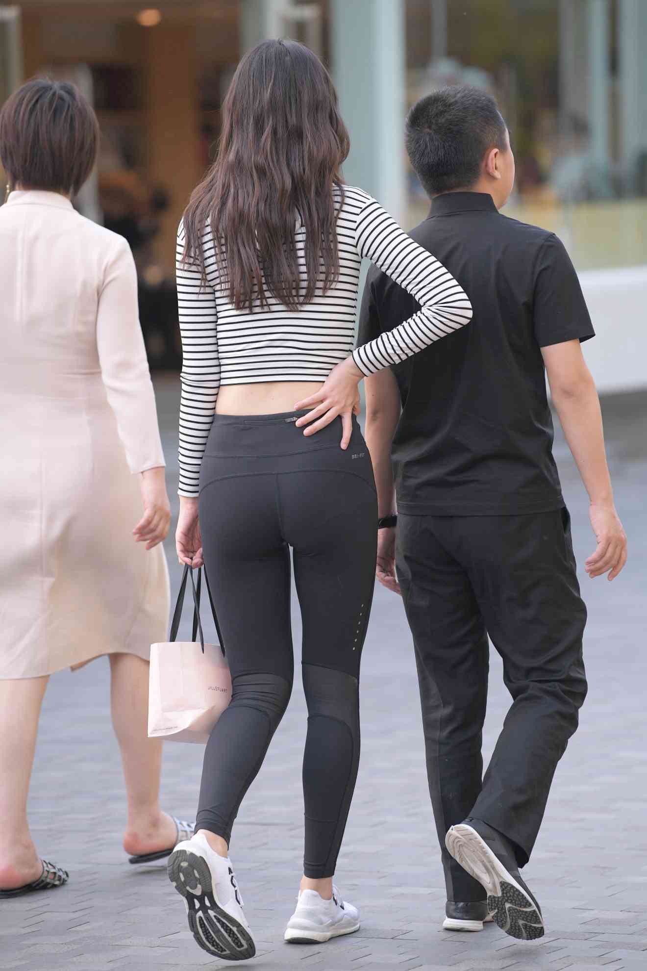 图片[3]-【免费】逛街的瑜伽裤女人【23P】04033-思小愿