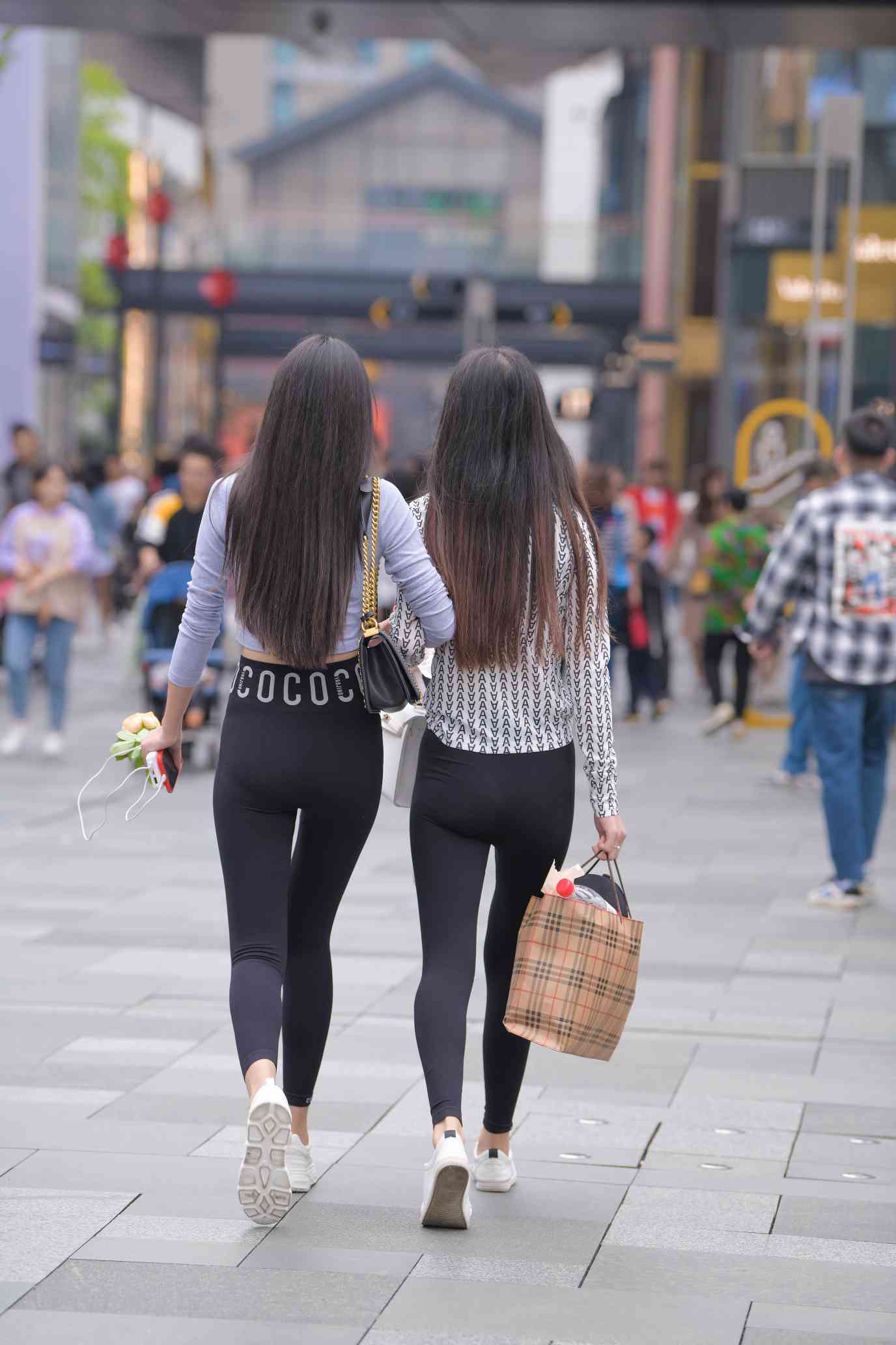 图片[4]-【免费】逛街的两个瑜伽裤姑娘【40P】04030-思小愿