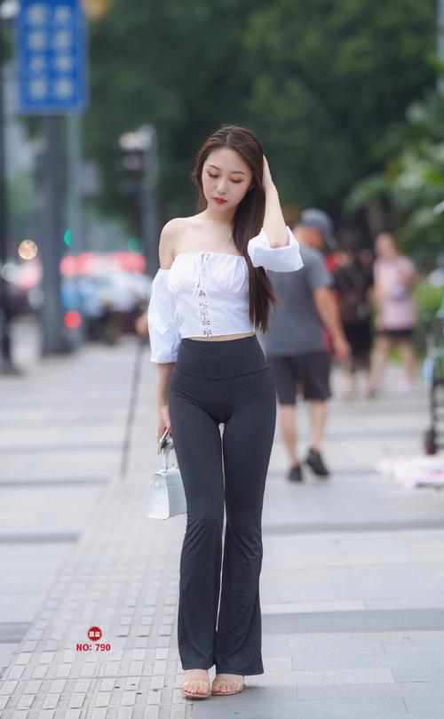 身材非常哇塞的瑜伽裤女孩  J1333 521P6V-21.6GB-思小愿