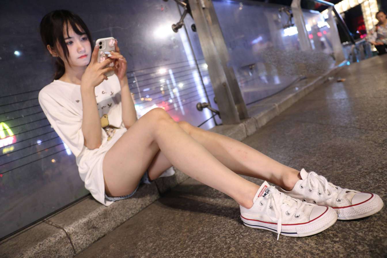 图片[3]-KTV里唱歌的长腿帆布鞋女孩【102P】20015-思小愿