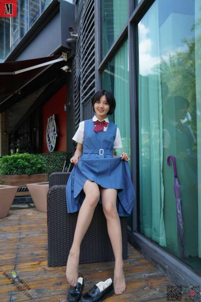 一副学生模样的短发姑娘【112P】20023-思小愿