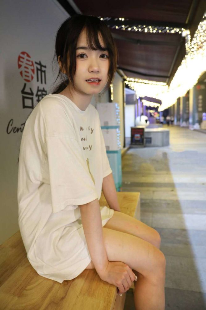 喜欢玩电竞的双马尾粉红女孩【65P】20026-思小愿