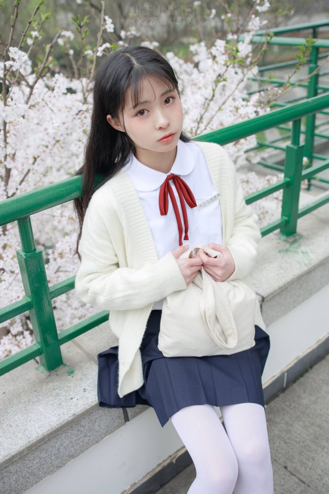 甜美可人的白丝姑娘【127P】20011-思小愿