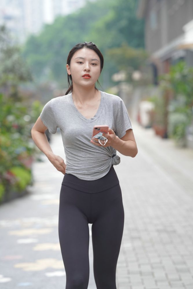 户外运动的瑜伽裤女孩J3008 845P2V-22.9GB-思小愿