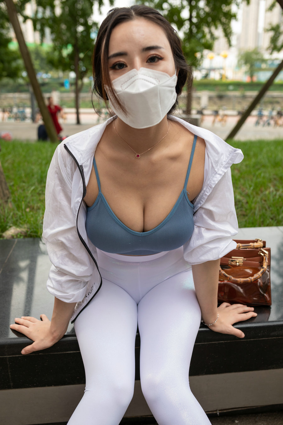 图片[1]-白色瑜伽裤女孩很漂亮 J1518 856P4V-30.0GB-思小愿