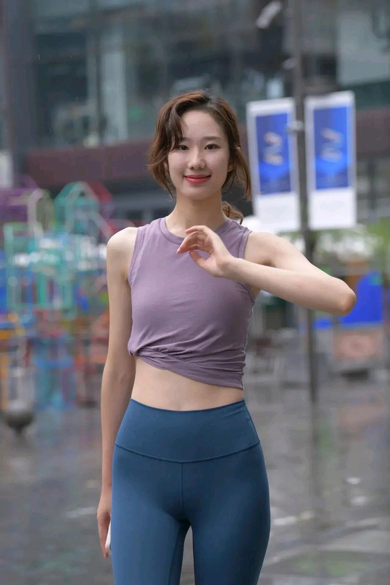 图片[2]-像刘亦菲的蓝色瑜伽裤姑娘J2234 552P1V-20.5GB-思小愿
