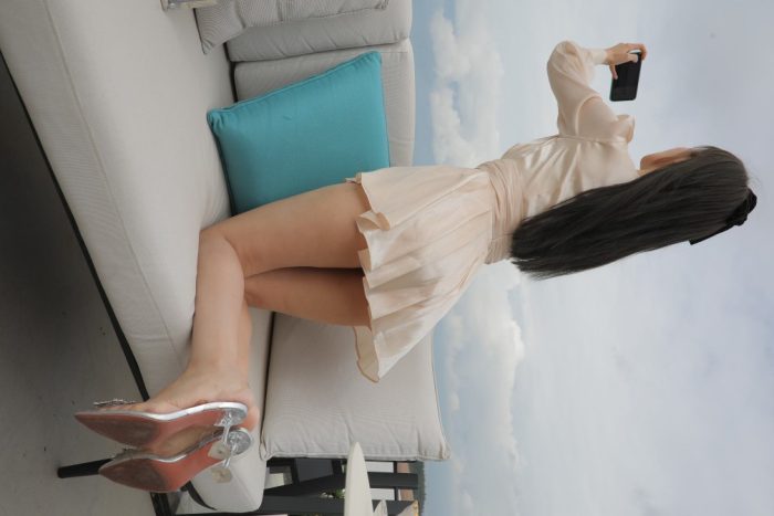 戴黑色蝴蝶结的长发女孩【369P】00027-思小愿