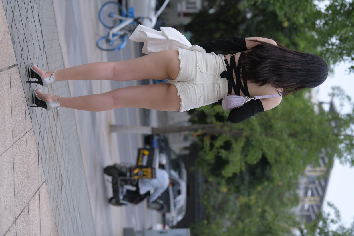 图片[5]-白色短裤的女生笑的很开心【177P】00035-思小愿
