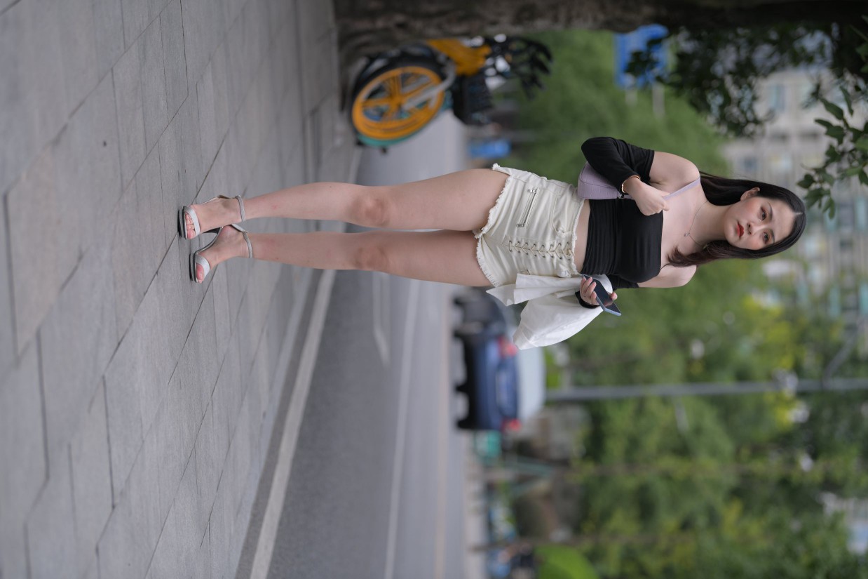 图片[4]-长发飘飘的白色热裤美丽女孩【49P】00029-思小愿