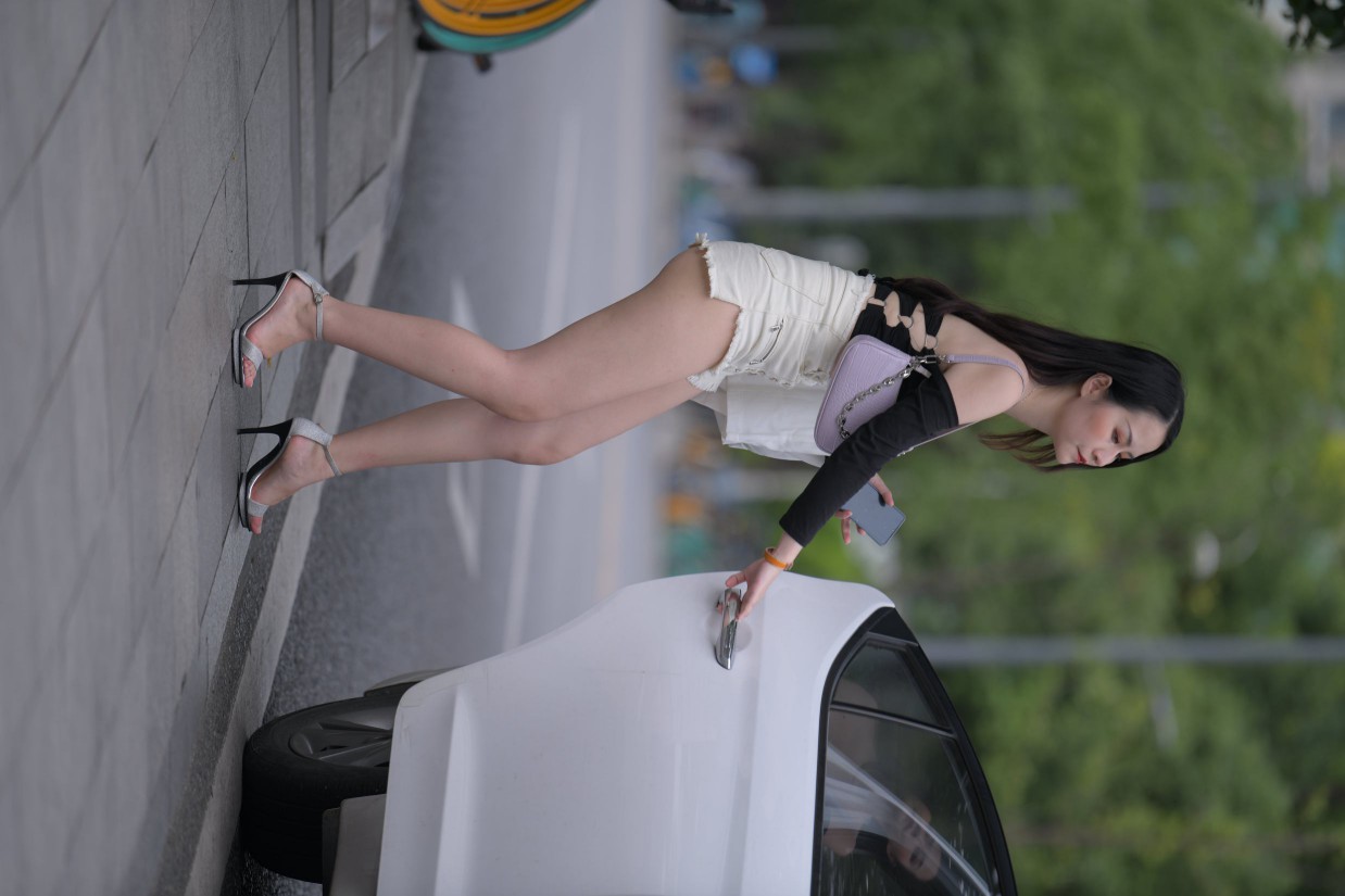 图片[6]-长发飘飘的白色热裤美丽女孩【49P】00029-思小愿