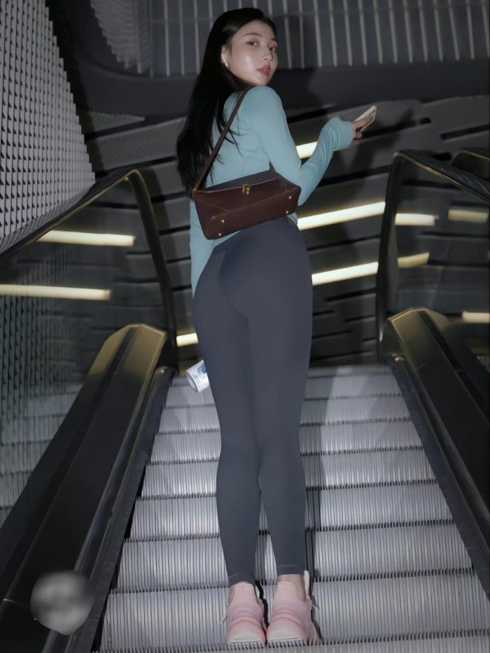 晚上逛商场的瑜伽裤漂亮女孩J2244 225P2V-15.1GB-思小愿