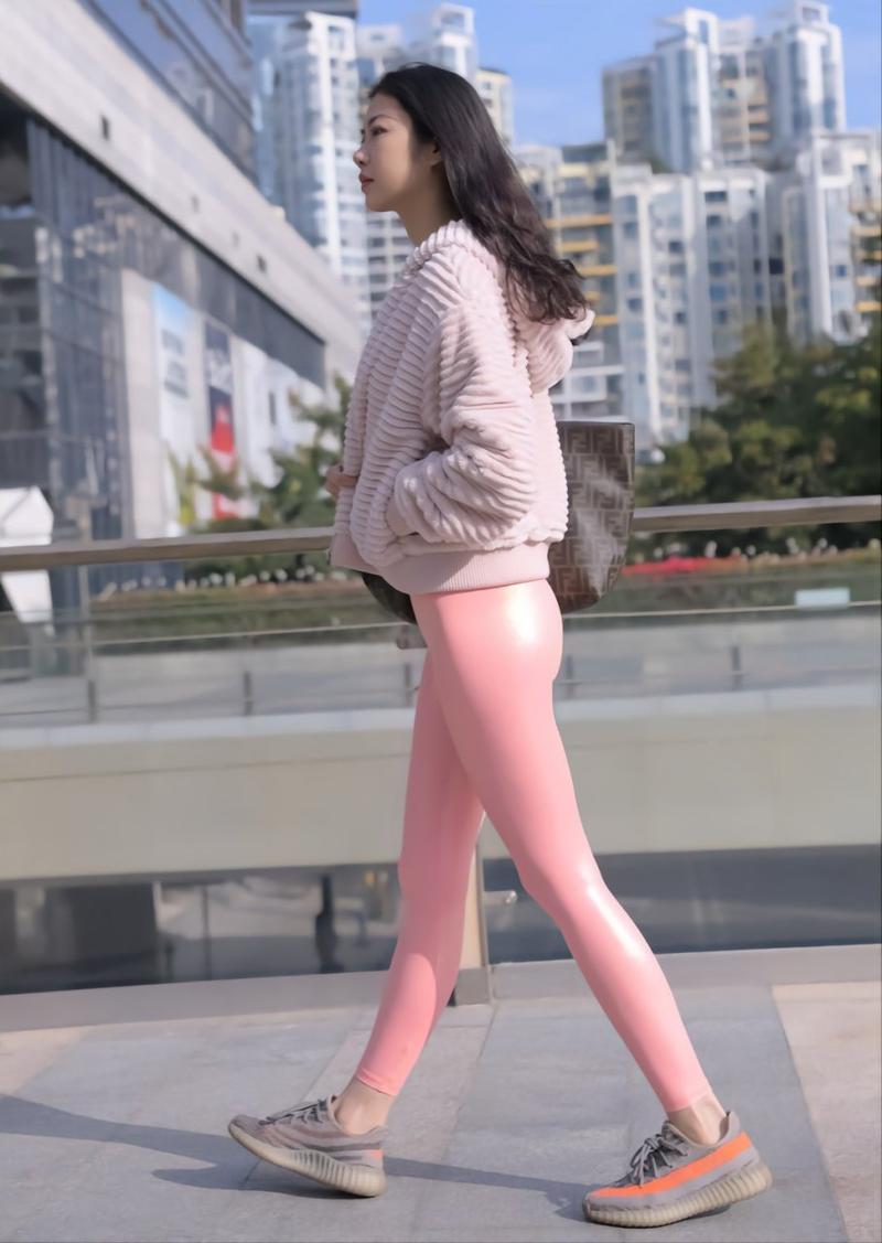 图片[2]-粉红色紧身裤的女孩 J1482 365P2V-18.1GB-思小愿