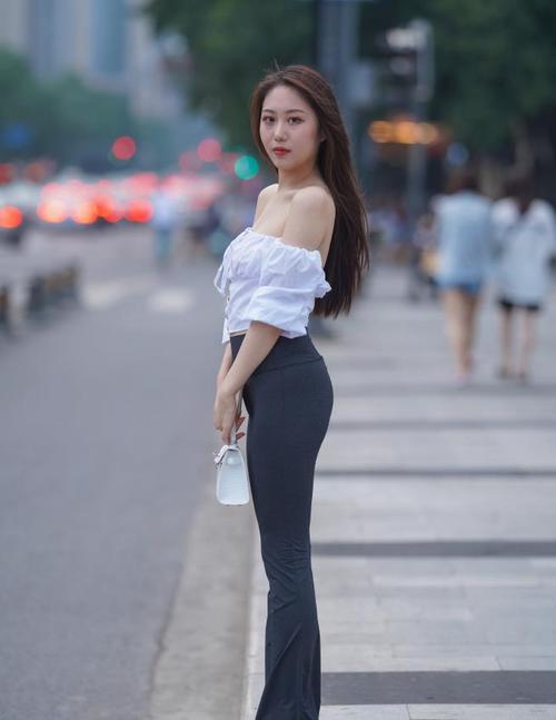 图片[3]-身材非常哇塞的瑜伽裤女孩  J1333 521P6V-21.6GB-思小愿