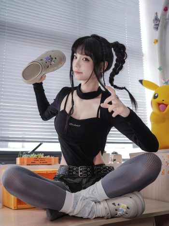 图片[10]-牛仔热裤+灰丝姑娘玩自拍-思小愿