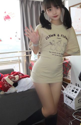 图片[9]-网格丝袜的清纯双马尾小姑娘-思小愿