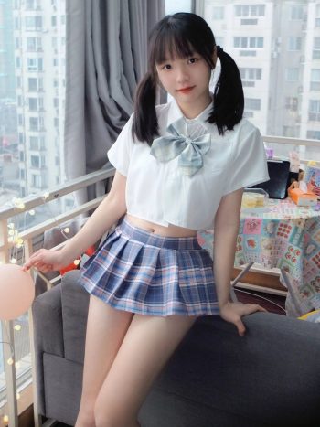 图片[7]-网格丝袜的清纯双马尾小姑娘-思小愿