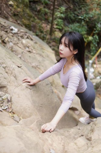 图片[8]-穿瑜伽裤爬山的长发少女-思小愿